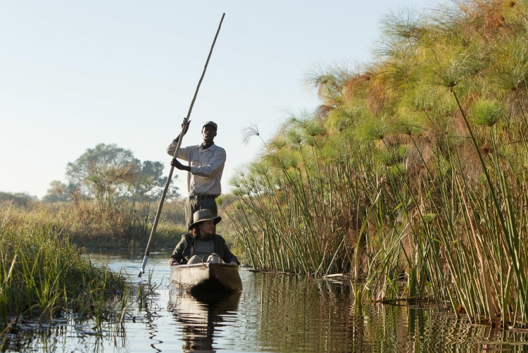 Safari en mokoro à Setari Camp dans le delta de l'Okavango